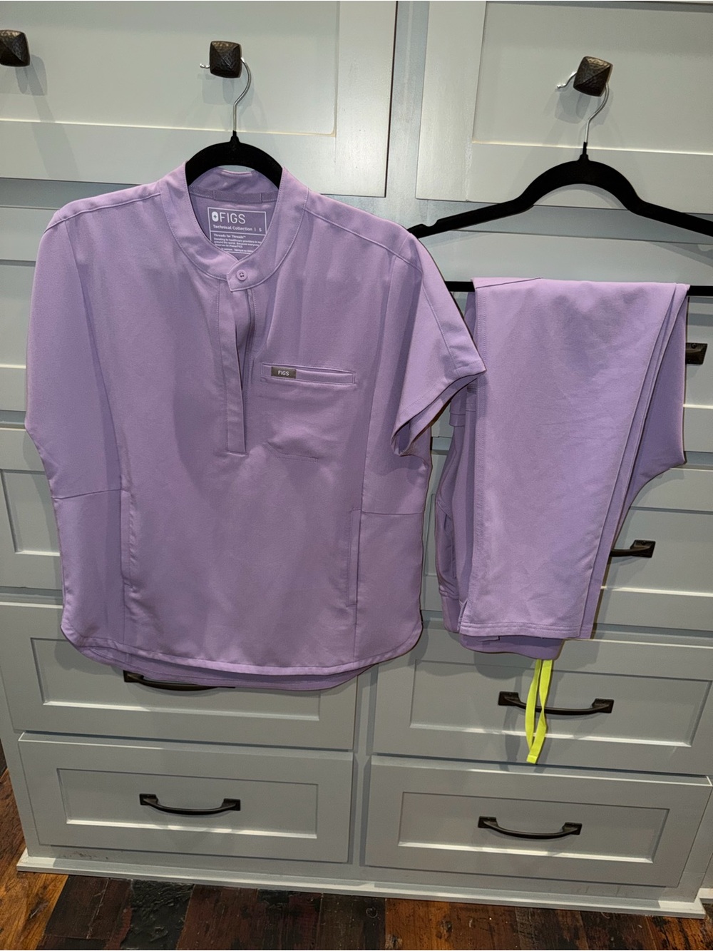 FIGS purple haze montex top and high waisted Yola petite skinny scrub pant